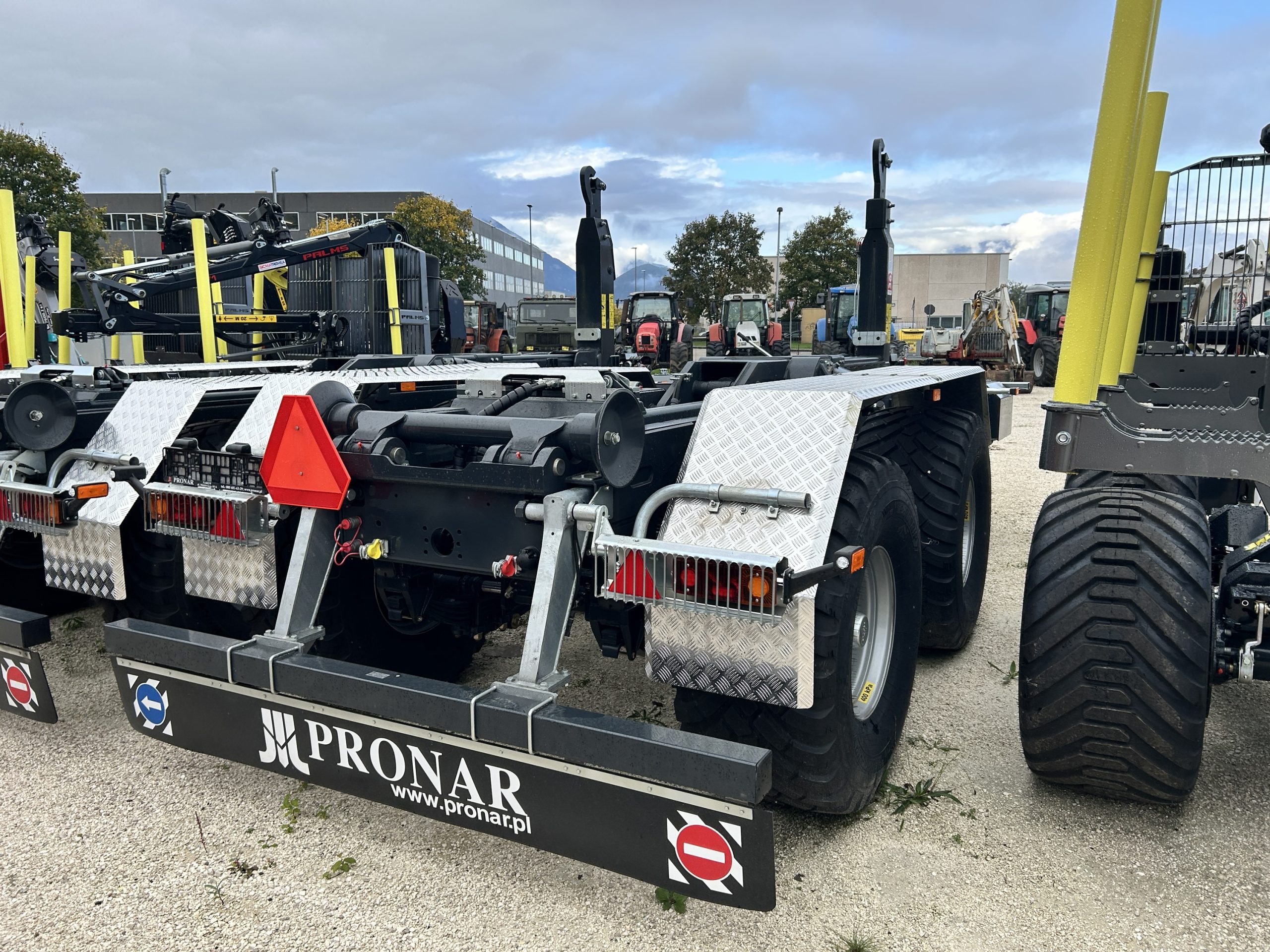 Pronar T286 porta casse scarrabile - immagine 5