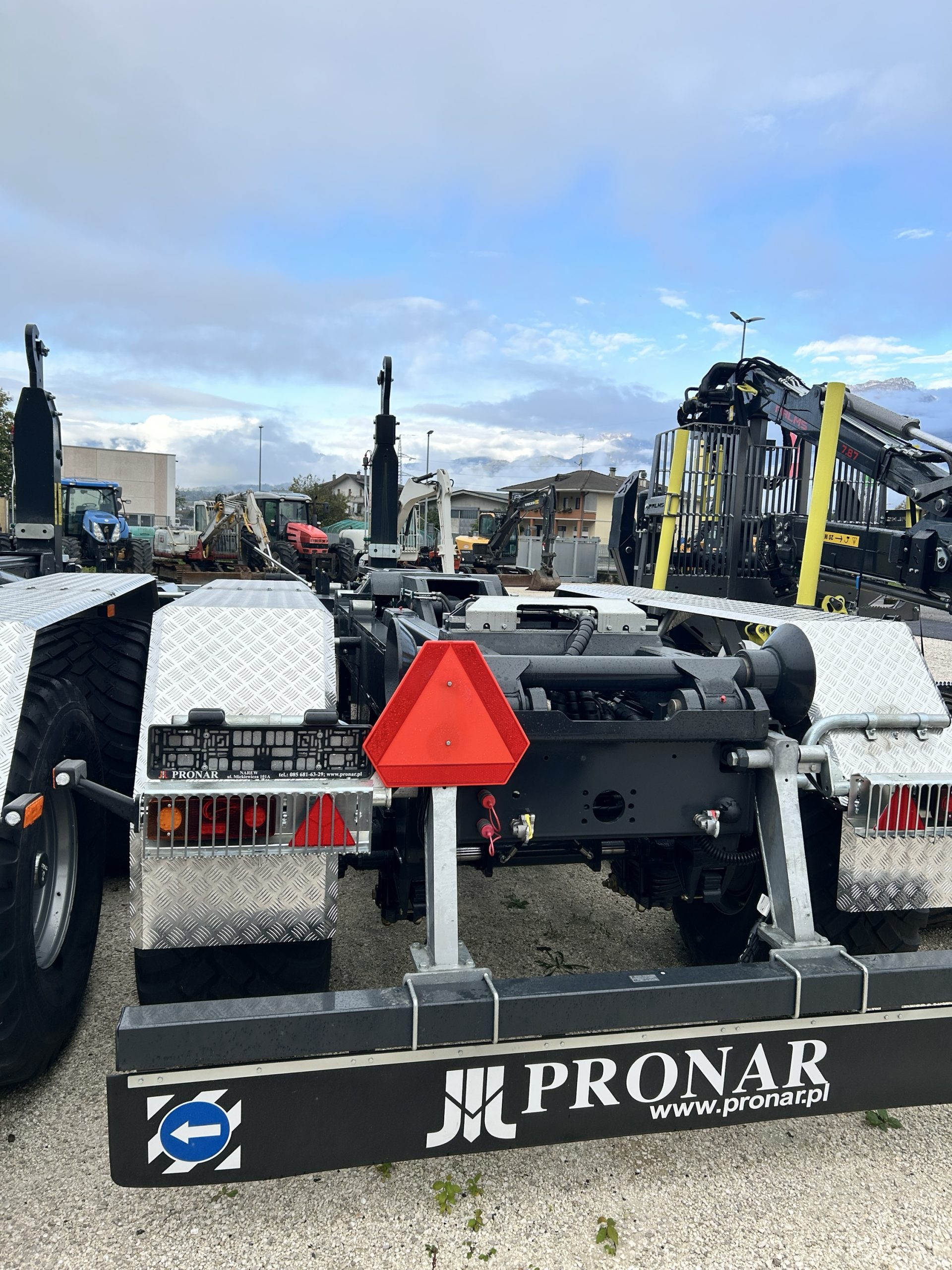 Pronar T286 porta casse scarrabile - immagine 6